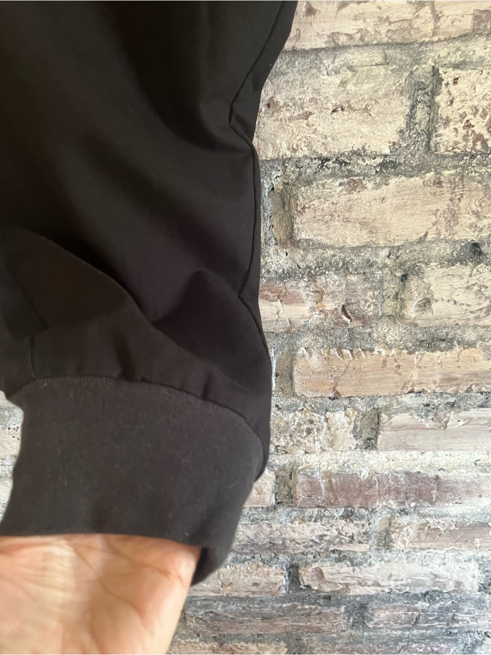 Figs Technical Collection Black Scrub Joggers zip pockets & Drawstring. Unisex - Picture 12 of 14